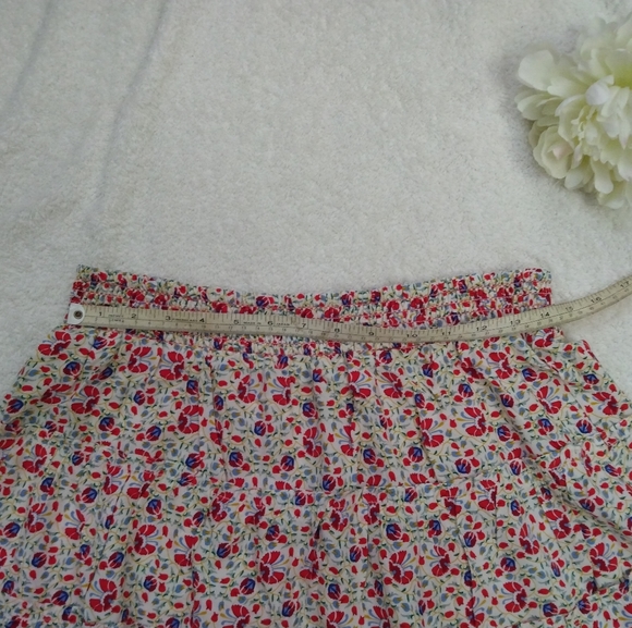 SOLD- NWT Max Studio Ladies Floral Skirt Large - Picture 9 of 13